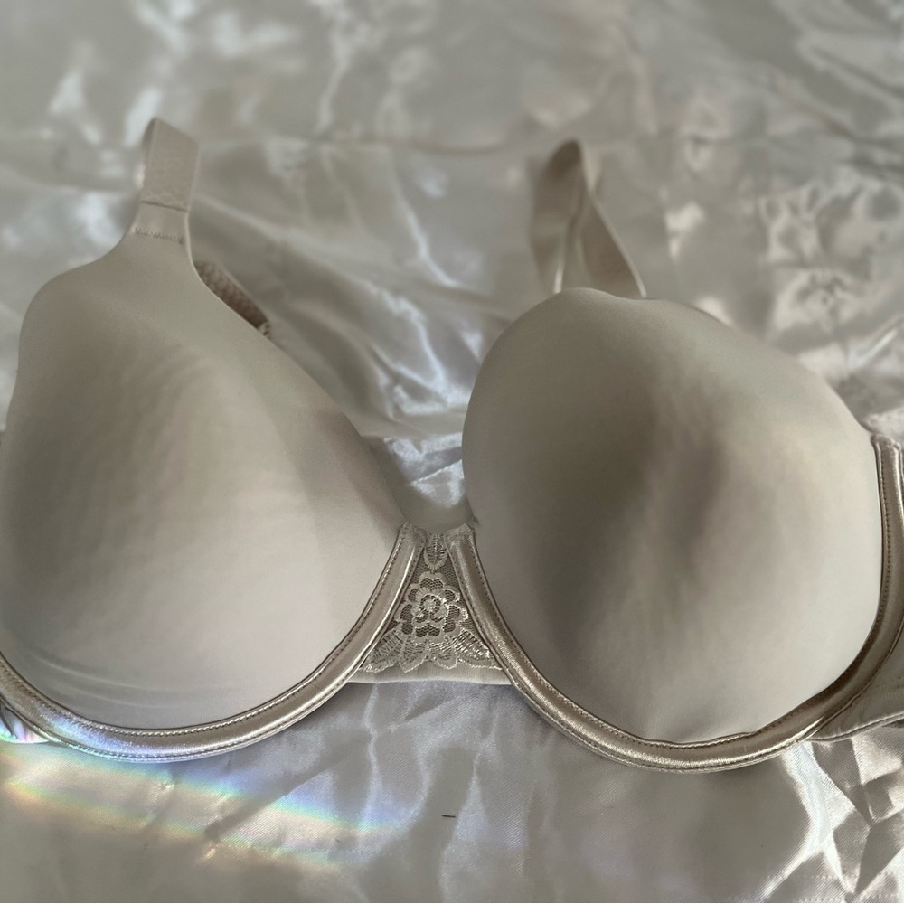 Vanity Fair Underwire Bra 38D
